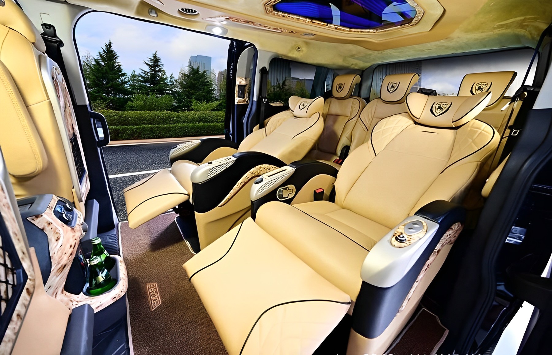 Độ ghế limousine cho xe 7 chỗ: Nâng tầm phong cách đi lại của bạn